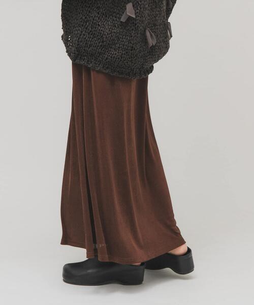 KBF（ケイビーエフ）の「シャイニーイージースカート（スカート・レディース・グレー/ブラウン/ブラック・ONE）」の3枚目の写真