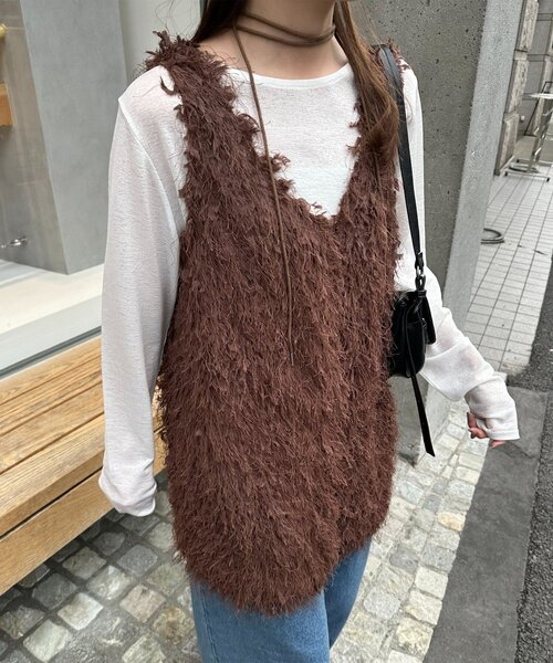 DISCOAT(ディスコート)の「【umm.】チョーカー付きフェザーノースリチュニック(シャツ/ブラウス・レディース・ブラウン/アイボリー・FREE)」の20枚目の写真