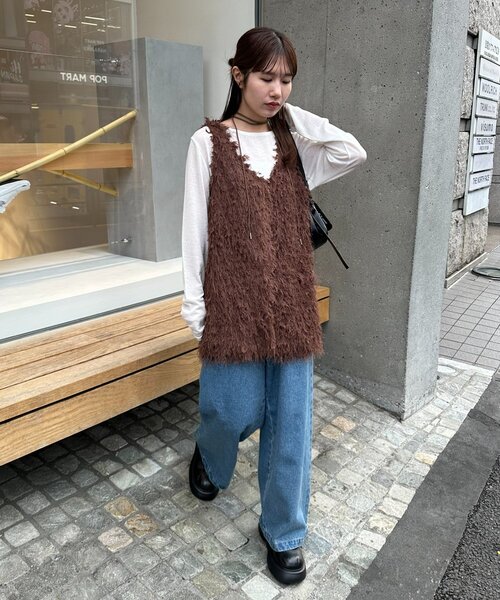 DISCOAT(ディスコート)の「【umm.】チョーカー付きフェザーノースリチュニック(シャツ/ブラウス・レディース・ブラウン/アイボリー・FREE)」の22枚目の写真
