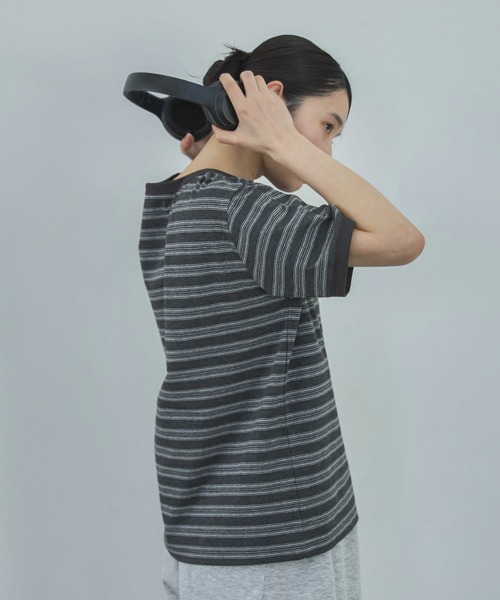 feepur（フェピュール）の「マルチボーダーオーバーリンガーTee（Tシャツ/カットソー・レディース・モカ/チャコールグレー・MEDIUM）」の13枚目の写真