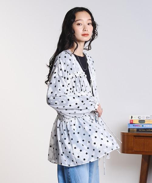 ROSE BUD（ローズバッド）の「FRILL BLOUSE（シャツ/ブラウス・レディース・ブラック/ホワイト・ONE SIZE）」の9枚目の写真