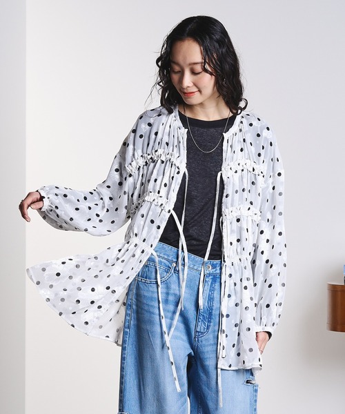 ROSE BUD（ローズバッド）の「FRILL BLOUSE（シャツ/ブラウス・レディース・ブラック/ホワイト・ONE SIZE）」の10枚目の写真