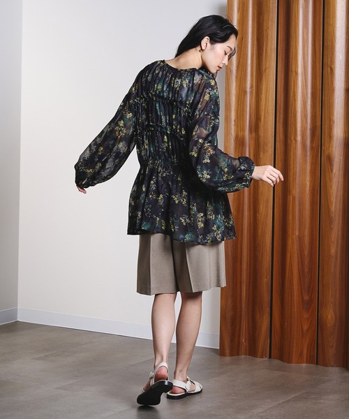 ROSE BUD（ローズバッド）の「FRILL BLOUSE（シャツ/ブラウス・レディース・ブラック/ホワイト・ONE SIZE）」の4枚目の写真