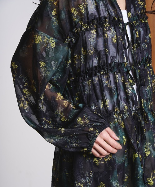 ROSE BUD（ローズバッド）の「FRILL BLOUSE（シャツ/ブラウス・レディース・ブラック/ホワイト・ONE SIZE）」の6枚目の写真