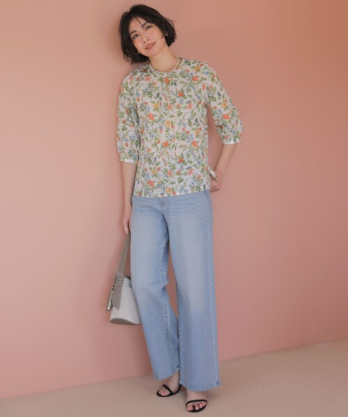 J.PRESS Ladies(J.プレス レディス)の「【一枚で着映え】スパンボタニカル プリント クルーネック ブラウス(シャツ/ブラウス・レディース・ネイビー系5/ホワイト系5・XS)」の4枚目の写真