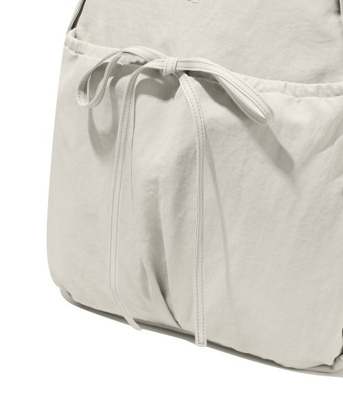 COVERNAT(カバーナット)の「WOMEN CLOVER HEART SHIRRING NYLON BACKPACK(バックパック/リュック・レディース・ブラック/ブルー/ベージュ/ピンク・FREE)」の16枚目の写真