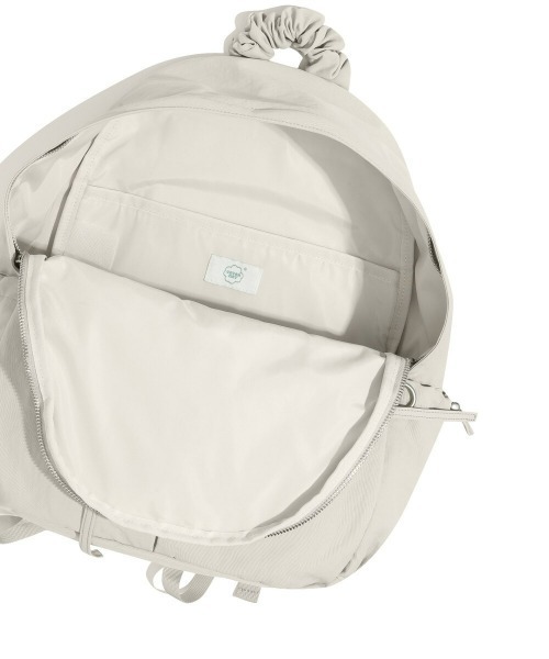 COVERNAT(カバーナット)の「WOMEN CLOVER HEART SHIRRING NYLON BACKPACK(バックパック/リュック・レディース・ブラック/ブルー/ベージュ/ピンク・FREE)」の21枚目の写真