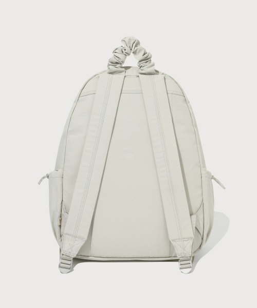 COVERNAT(カバーナット)の「WOMEN CLOVER HEART SHIRRING NYLON BACKPACK(バックパック/リュック・レディース・ブラック/ブルー/ベージュ/ピンク・FREE)」の12枚目の写真