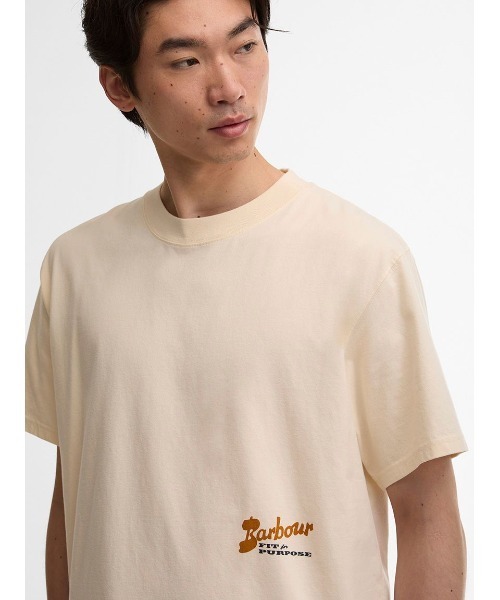 Barbour(バブアー)の「TerrainオーバーサイズグラフィックTシャツ(Tシャツ/カットソー・メンズ・ベージュ/ブラウン・MEDIUM/SMALL/X-SMALL)」の6枚目の写真