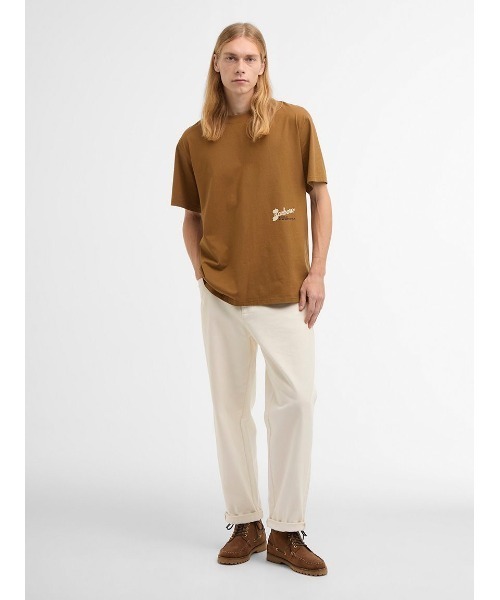 Barbour(バブアー)の「TerrainオーバーサイズグラフィックTシャツ(Tシャツ/カットソー・メンズ・ベージュ/ブラウン・MEDIUM/SMALL/X-SMALL)」の7枚目の写真