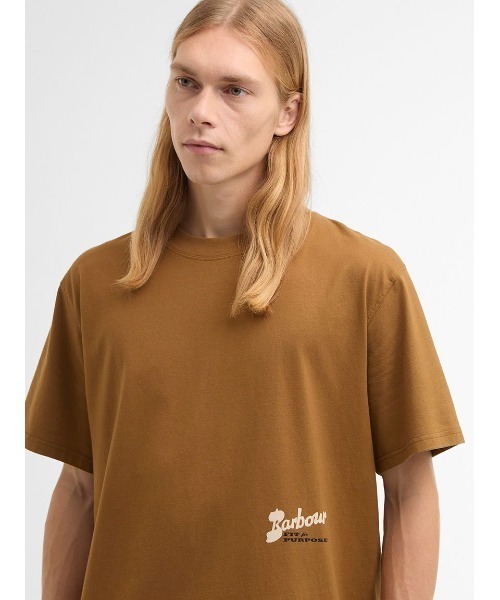 Barbour(バブアー)の「TerrainオーバーサイズグラフィックTシャツ(Tシャツ/カットソー・メンズ・ベージュ/ブラウン・MEDIUM/SMALL/X-SMALL)」の10枚目の写真