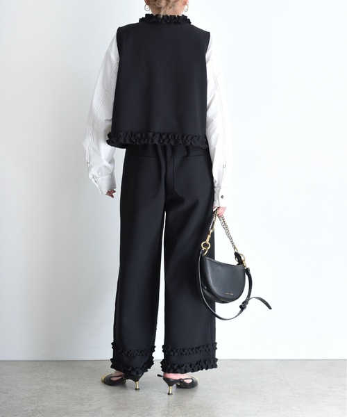 Eimee Law（エイミーロウ）の「フリルトリミングボンディングベスト（ベスト・レディース・ネイビー/ブラック・FREE）」の6枚目の写真