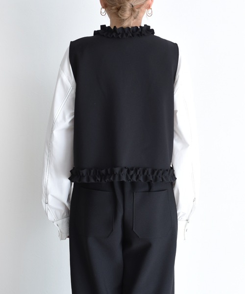 Eimee Law（エイミーロウ）の「フリルトリミングボンディングベスト（ベスト・レディース・ネイビー/ブラック・FREE）」の16枚目の写真