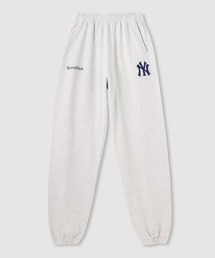SPORTY&RICH（スポーティアンドリッチ）の「【SPORTY&RICH(スポーティーアンドリッチ)】YANKEES SERIF SWEATPANT（スウェットパンツ）」