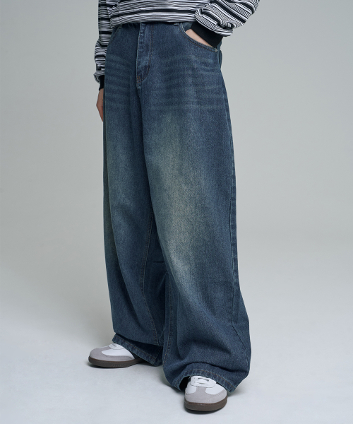 MOOVN(ムブン)の「モアワイドデニムパンツディープブルー(デニムパンツ・メンズ・その他・LARGE/MEDIUM/SMALL)」の1枚目の写真