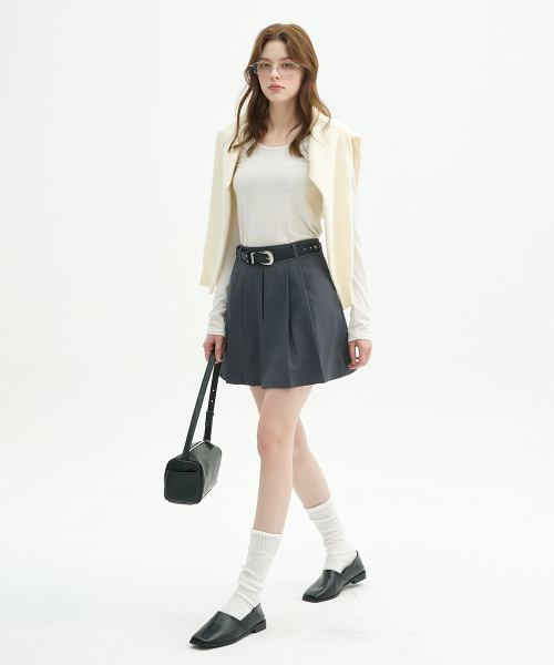 MICANE(ミケーネ)の「エルヤプリーツミニスカート(スカート・レディース・ブラック/チャコール・LARGE/MEDIUM/X-LARGE/SMALL/X-SMALL/XX-LARGE)」の5枚目の写真
