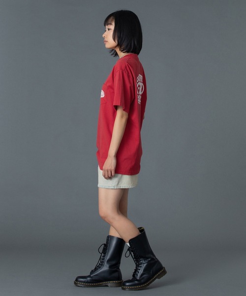 X-girl(エックスガール)の「CHECKER OVAL LOGO POCKET S/S TEE(Tシャツ/カットソー・レディース・ホワイト/レッド/ブラック・S/M/L)」の10枚目の写真
