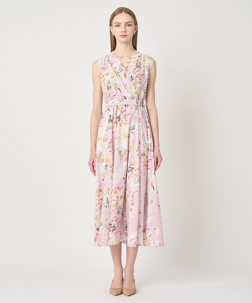 ANAYI（アナイ）の「ペイントフラワープリントフレア ワンピース（ワンピース・レディース・ブラウン/ピンク・38/36/34）」の3枚目の写真