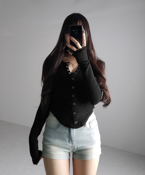 me+em select(ミームセレクト)の「【 3color 】スナップボタンタイトリブカットソートップス / snap button tight ribbed cutsew tops(Tシャツ/カットソー・レディース・ブラック/グレー/ホワイト・FREE)」の20枚目の写真