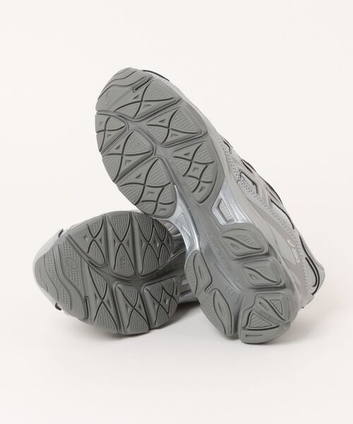 ADAM ET ROPE'（アダムエロペ）の「ASICS GEL-NYC（その他シューズ・レディース・グレー・23/23.5cm/24/24.5cm/25）」の3枚目の写真