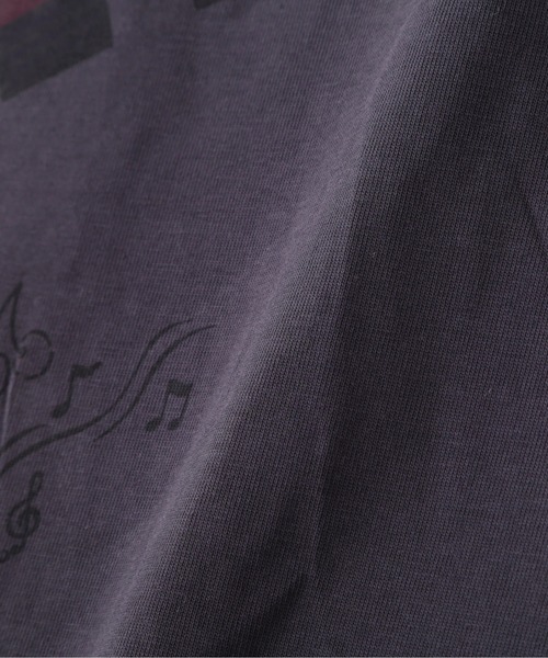 AVIREX(アヴィレックス)の「ARCHIVE PRINT T-SHIRT / アーカイブ プリント Tシャツ / AVIREX /アヴィレックス(Tシャツ/カットソー・メンズ・ナチュラル/チャコール・LARGE/MEDIUM/XX-LARGE/X-LARGE)」の5枚目の写真