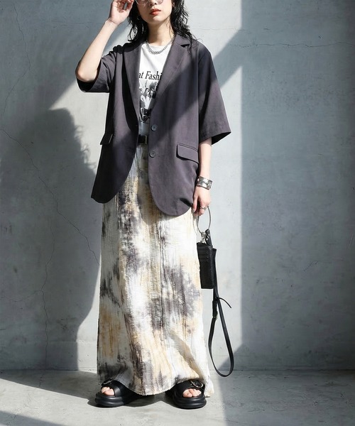 antiqua（アンティカ）の「Iライン 総柄 スカート（スカート・レディース・ブラック/グレー系その他・ONESIZE）」の3枚目の写真