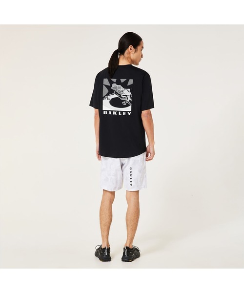 OAKLEY(オークリー)の「オークリー AMPHIBIAN SS T BACK FROG 2.0/Tシャツ/スポーツ・トレーニングコレクション/OAKLEY(Tシャツ/カットソー・メンズ・ブラック・XL/S/M/L)」の4枚目の写真