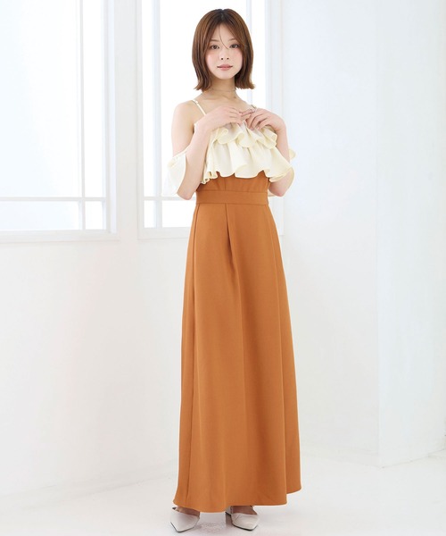 Elishe(エリシェ)の「オフショルフリルワンピース(ワンピース・レディース・オレンジ/グレイッシュベージュ/ネイビー・1/0)」の17枚目の写真