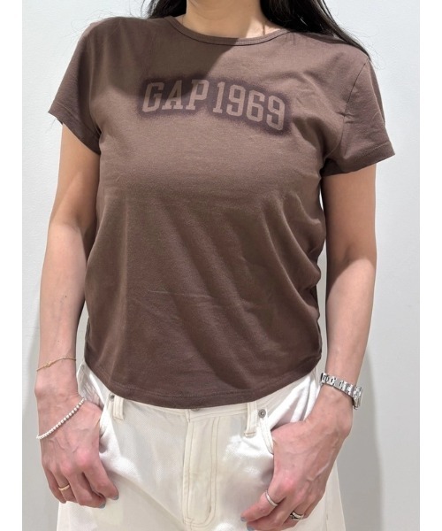 GAP(ギャップ)の「Gap1969 コットン ジャージー フィット クロップド グラフィックTシャツ(Tシャツ/カットソー・レディース・ホワイト/ピンク/ブラウン・XL/L/M/S/XS/XXS)」の10枚目の写真