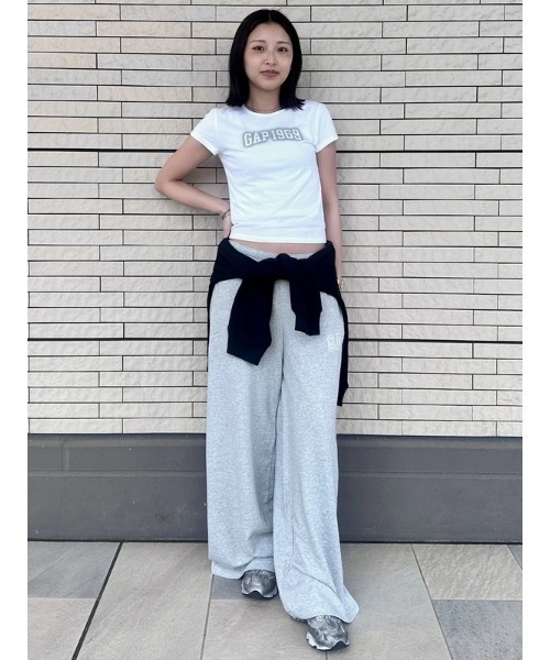 GAP(ギャップ)の「Gap1969 コットン ジャージー フィット クロップド グラフィックTシャツ(Tシャツ/カットソー・レディース・ホワイト/ピンク/ブラウン・XL/L/M/S/XS/XXS)」の15枚目の写真