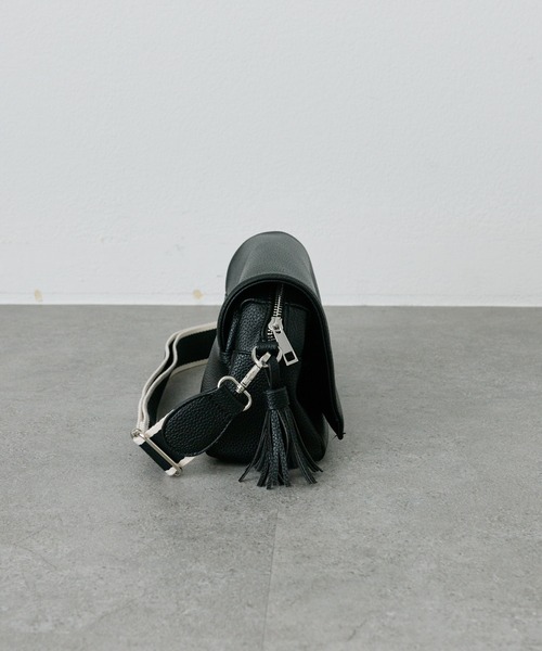 PUAL CE CIN(ピュアルセシン)の「【@sein___000企画】タッセルチャームショルダーバッグ(ショルダーバッグ・レディース・ブラック・FREE)」の12枚目の写真