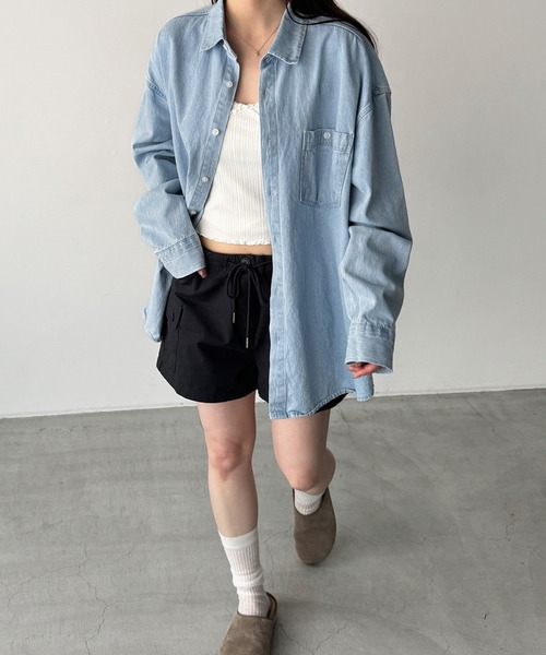 CANAL JEAN(キャナルジーン)の「choice_cnl デニムオーバーシャツ(シャツ/ブラウス・レディース・ライトブルー・ONE SIZE)」の1枚目の写真