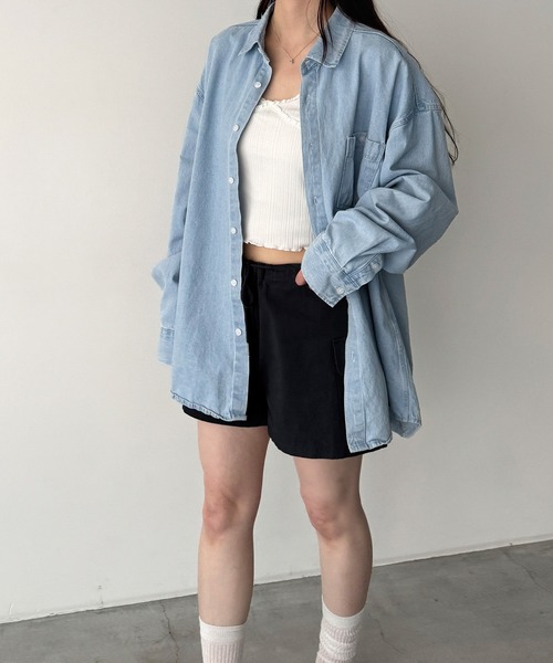 CANAL JEAN(キャナルジーン)の「choice_cnl デニムオーバーシャツ(シャツ/ブラウス・レディース・ライトブルー・ONE SIZE)」の2枚目の写真