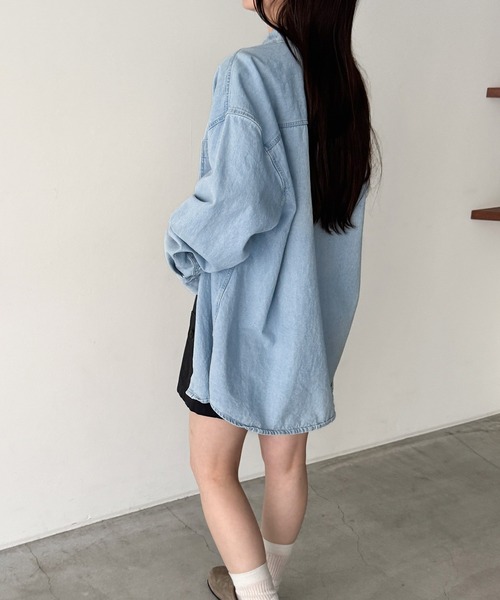 CANAL JEAN(キャナルジーン)の「choice_cnl デニムオーバーシャツ(シャツ/ブラウス・レディース・ライトブルー・ONE SIZE)」の3枚目の写真