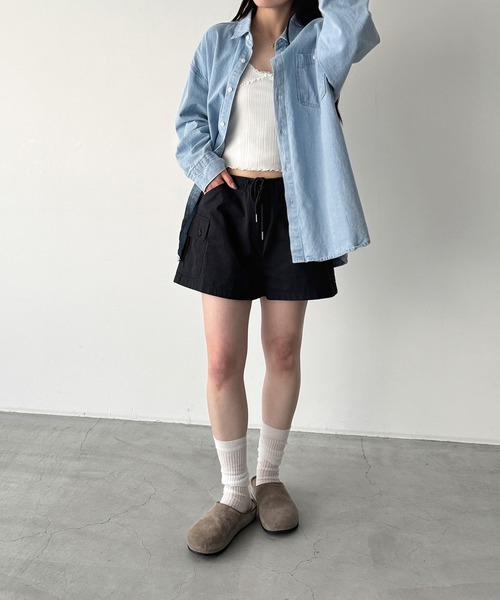CANAL JEAN(キャナルジーン)の「choice_cnl デニムオーバーシャツ(シャツ/ブラウス・レディース・ライトブルー・ONE SIZE)」の4枚目の写真