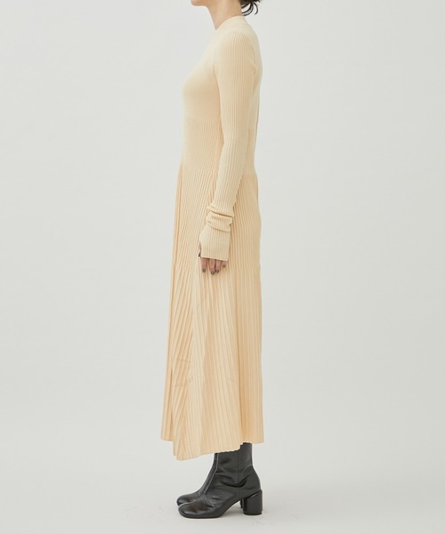 WRAPINKNOT（ラッピンノット）の「[WRAPINKNOT/ラッピンノット]EX.RIB KNIT OP（ワンピース・レディース・ベージュ/ブルー/ブラック・1/0）」の21枚目の写真
