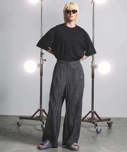 MAISON SPECIAL(メゾンスペシャル)の「《UNISEX》Smashing Punch Prime-Over Crew Neck Short Sleeve T-Shirt/スマッシングポンチプライムオーバーショートスリーブTシャツ【MAISON SPECIAL/メゾンスペシャル】(Tシャツ/カットソー・メンズ・ブラック/チャコールグレー/ライトブルー/レッド/ホワイト・0/2/1)」の11枚目の写真