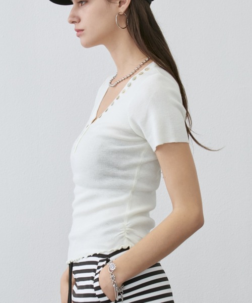 Rohwel(ローウェル)の「Shell Button Short Sleeve Knit / シェルボタンショートスリーブニット(Tシャツ/カットソー・レディース・ホワイト/イエロー/グレー・FREE)」の4枚目の写真