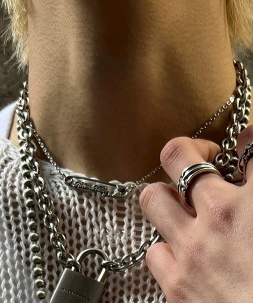 ROSEN KREUZ(ローゼンクロイツ)の「【Rosen Kreuz】FALSE PIN INSIGNIA NECKLACE / 【ローゼンクロイツ】安全ピンモチーフネックレス(ネックレス・メンズ・シルバー・ONE SIZE)」の3枚目の写真