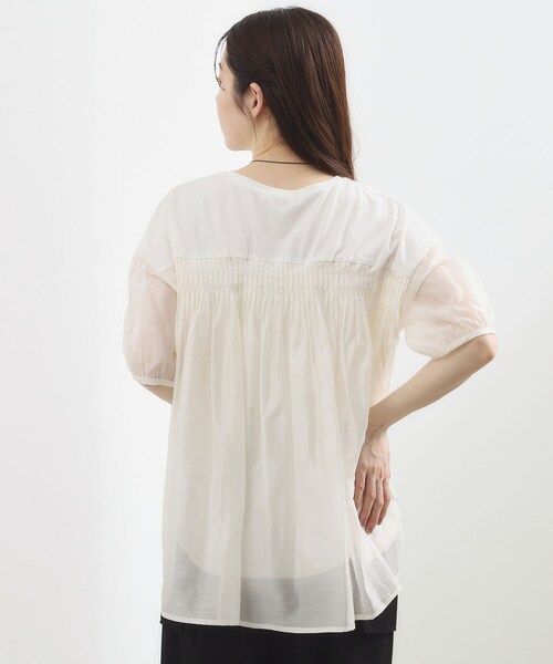 grove(グローブ)の「【貴島明日香さん着用/UVカット】体型カバー叶う、バックプリーツTシャツ(Tシャツ/カットソー・レディース・オフホワイト/ブラック/ホワイト系5/ライトグリーン・03/02/01/04/05)」の6枚目の写真