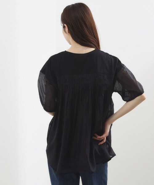 grove(グローブ)の「【貴島明日香さん着用/UVカット】体型カバー叶う、バックプリーツTシャツ(Tシャツ/カットソー・レディース・オフホワイト/ブラック/ホワイト系5/ライトグリーン・03/02/01/04/05)」の11枚目の写真