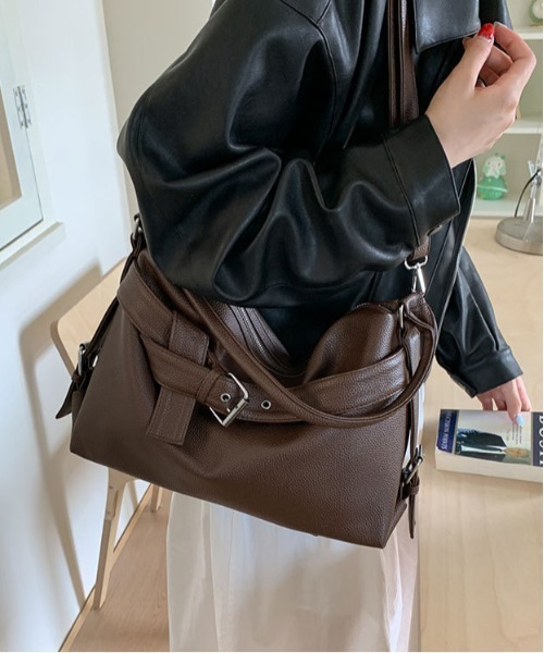 FREE STYLISTS(フリー スタイリスト)の「Y2K ストラップ付2TYPEベルトビッグショルダーバッグ(ショルダーバッグ・レディース・ブラック/ダークブラウン・FREE)」の10枚目の写真