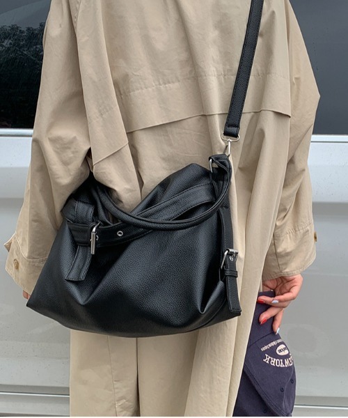 FREE STYLISTS(フリー スタイリスト)の「Y2K ストラップ付2TYPEベルトビッグショルダーバッグ(ショルダーバッグ・レディース・ブラック/ダークブラウン・FREE)」の18枚目の写真