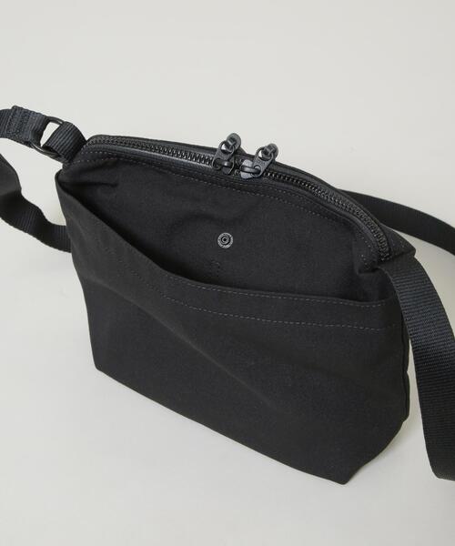 THE NORTH FACE PURPLE LABEL(ザ ノースフェイス パープルレーベル)の「THE NORTH FACE PURPLE LABEL/Field Small Shoulder Bag(ショルダーバッグ・レディース・ブラック/ライトグレー・FREE)」の9枚目の写真