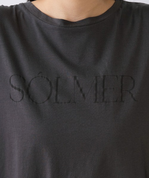 MICA&DEAL(マイカ&ディール)の「"SOLMER"ロゴフレアスリーブTシャツ(Tシャツ/カットソー・レディース・ホワイト/チャコールグレー/ブラウン・FREE)」の10枚目の写真