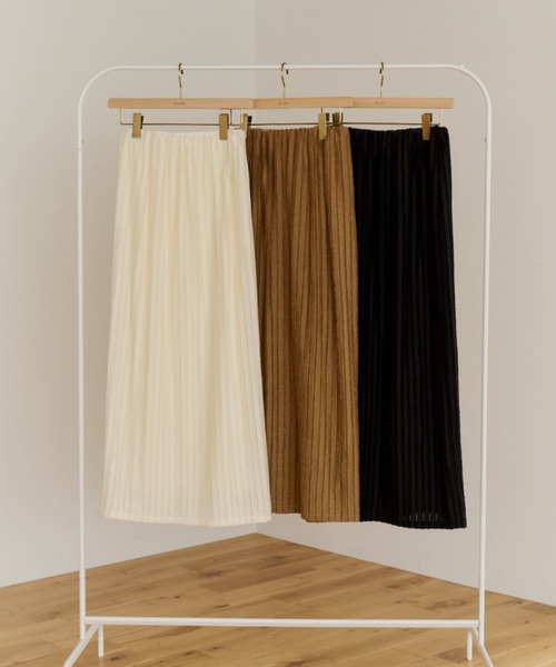 OLUN(オルン)の「jacquard I-line skirt/ジャガードIラインスカート(スカート・レディース・ブラウン/アイボリー/ブラック・FREE/X-SMALL/SMALL)」の4枚目の写真