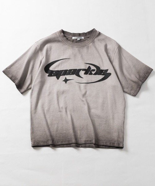 JOHN'S CLOSET(ジョンズクローゼット)の「【13】スプレー加工 フロントロゴ テレコTシャツ(Tシャツ/カットソー・メンズ・チャコールグレー/ピンク/ホワイト・LARGE/MEDIUM)」の8枚目の写真