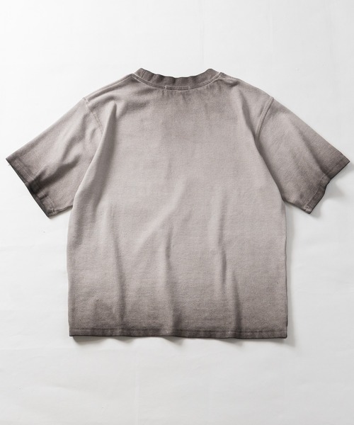 JOHN'S CLOSET(ジョンズクローゼット)の「【13】スプレー加工 フロントロゴ テレコTシャツ(Tシャツ/カットソー・メンズ・チャコールグレー/ピンク/ホワイト・LARGE/MEDIUM)」の9枚目の写真