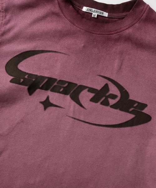 JOHN'S CLOSET(ジョンズクローゼット)の「【13】スプレー加工 フロントロゴ テレコTシャツ(Tシャツ/カットソー・メンズ・チャコールグレー/ピンク/ホワイト・LARGE/MEDIUM)」の5枚目の写真