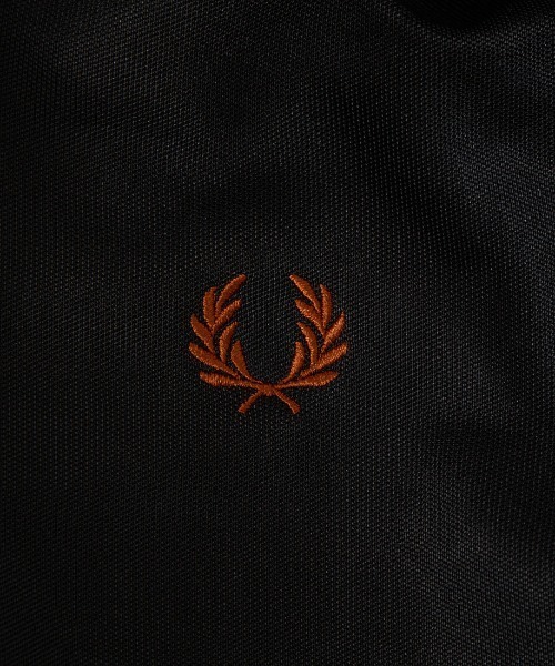 FRED PERRY（フレッドペリー）の「【WEB限定】[FRED PERRY/フレッドペリー] コントラストテープ トラックジャケット（ジャージ・レディース・ブラック/ダークブラウン・L/M/S/XL）」の14枚目の写真